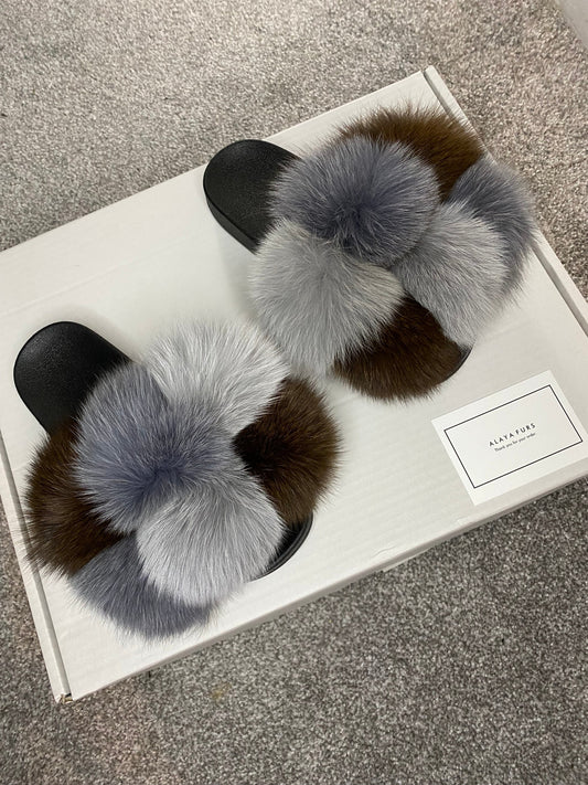 Pom Pom fur sliders